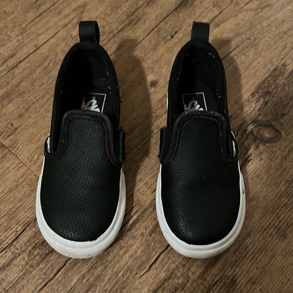 VANS- Toddler 8.5 black slip on
